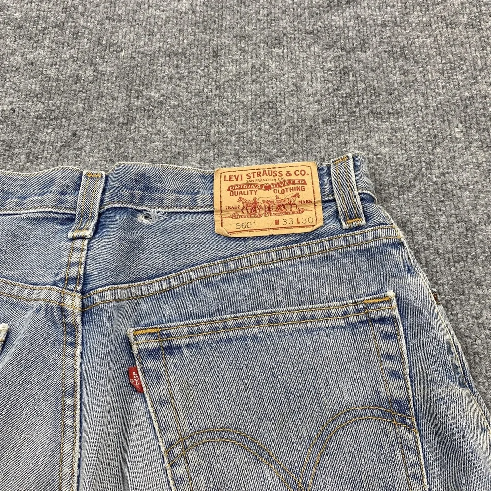 Levi's 560 Jeans Mens 33x30 Blue Comfort Fit Tapered Leg Light Wash Denim